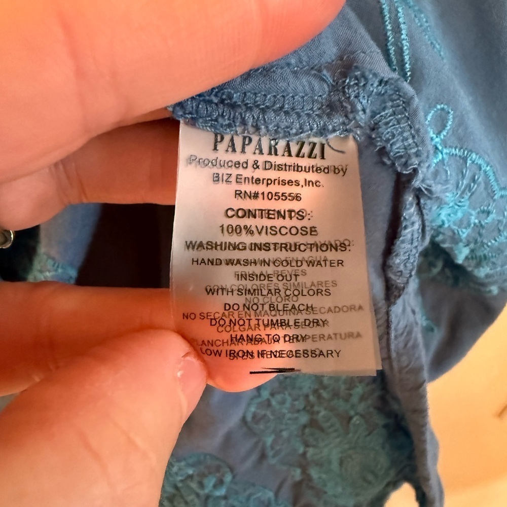 Elegant Blue Embroidered Women's Top - Picture 7 of 7